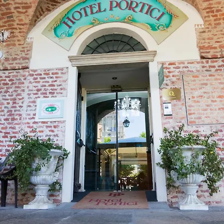 Hotel Portici 3*