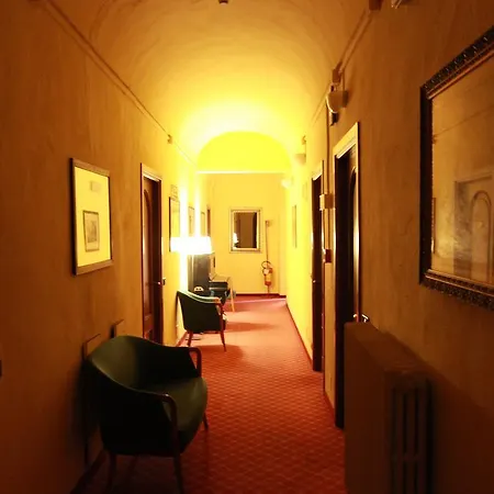ホテル Portici